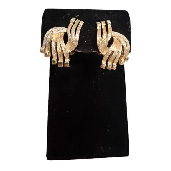 Vintage Abstract Decor Luxury Clip-on Earrings - Picture 4 of 12